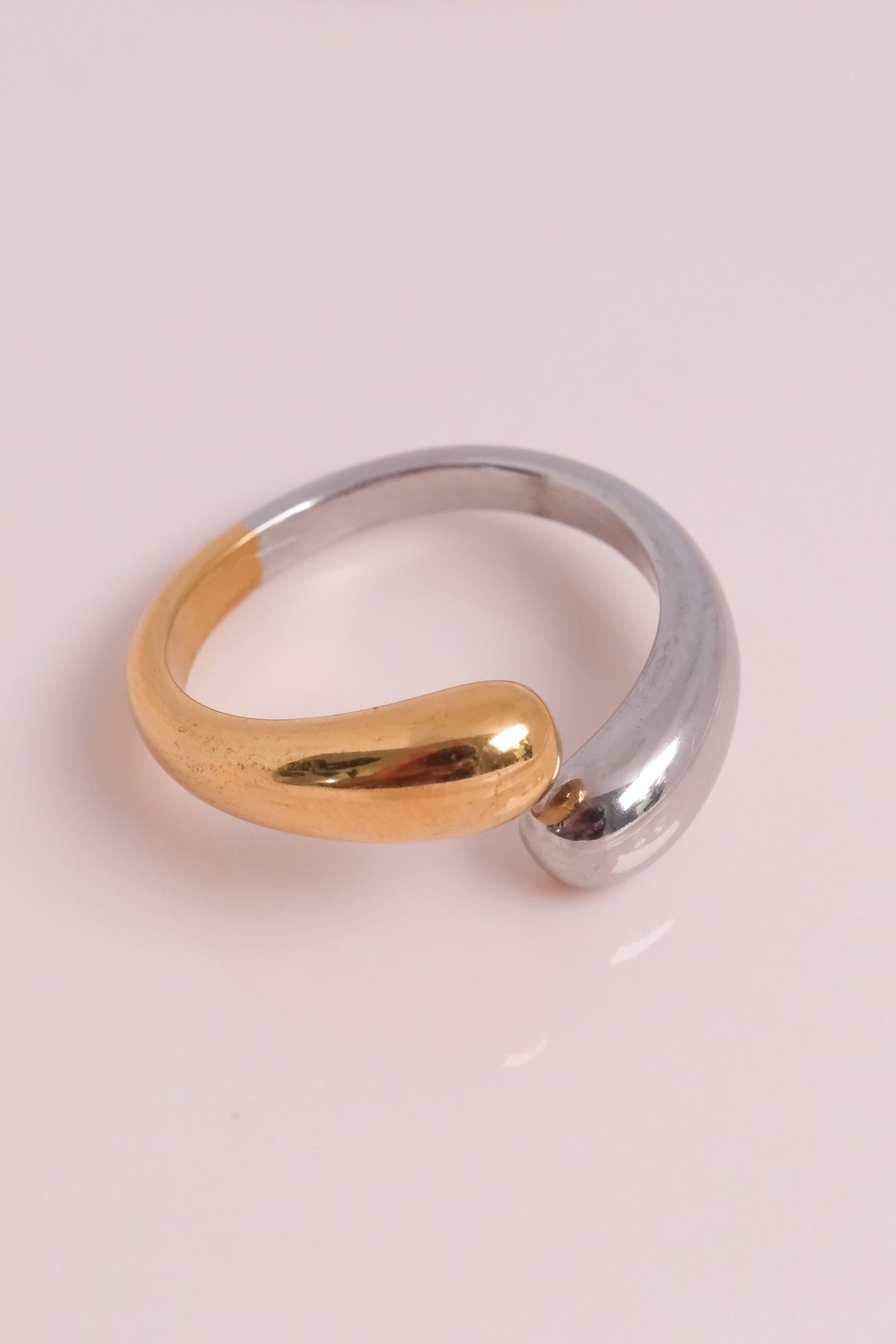 Hug Ring