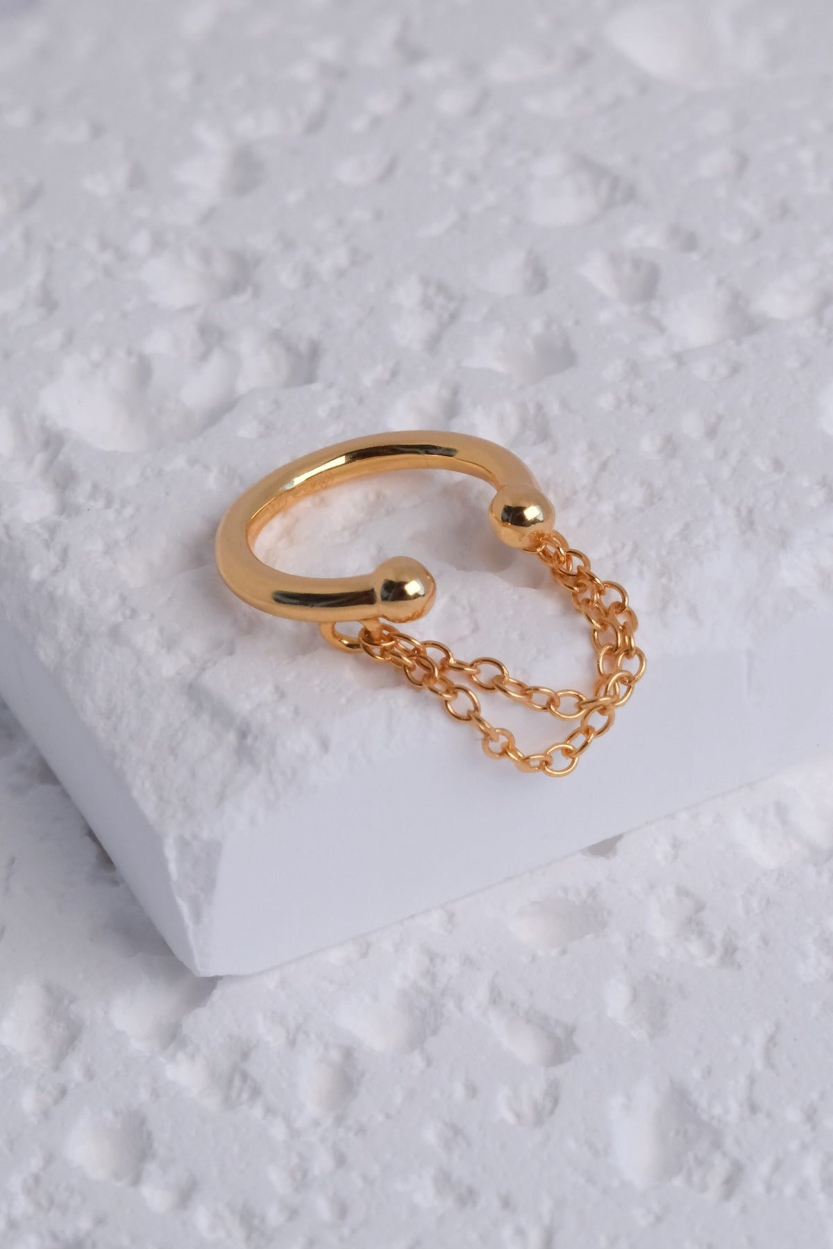 Elise Earcuff