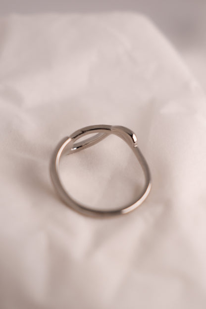 One Twist Line Ring