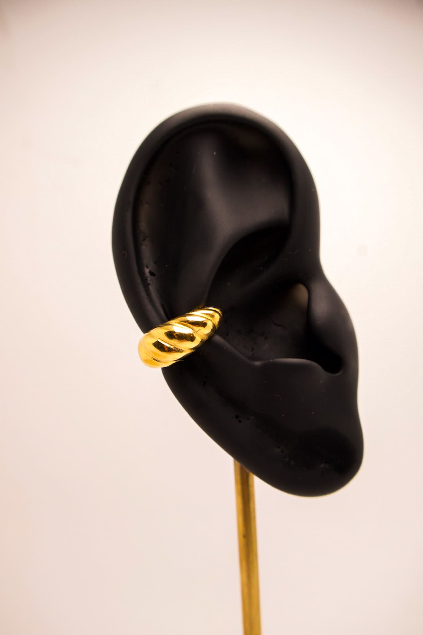 Croissant Earcuff