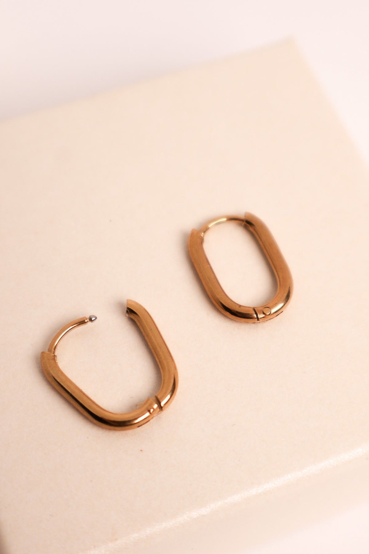 Oval Hoops