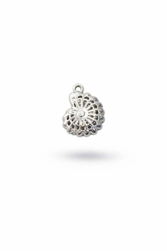 schneckenförmiges charm in silber und massiver optik