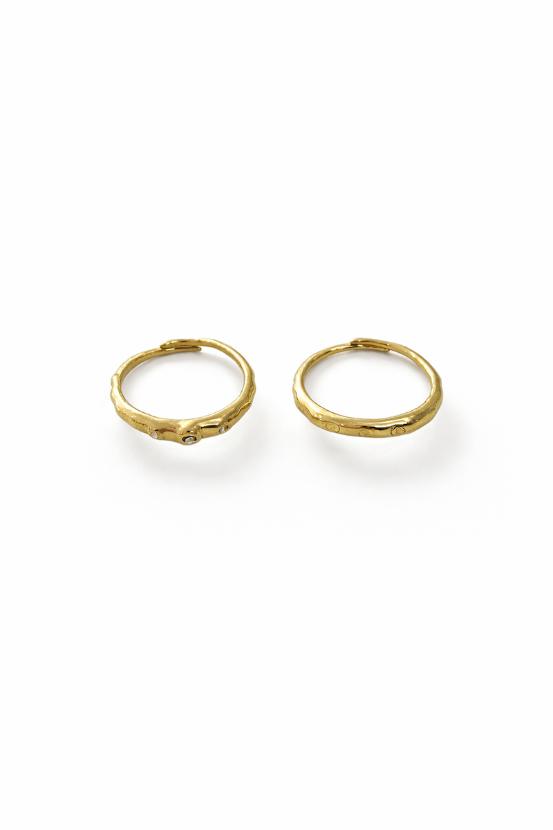 zwei feine gold ringe im Set 